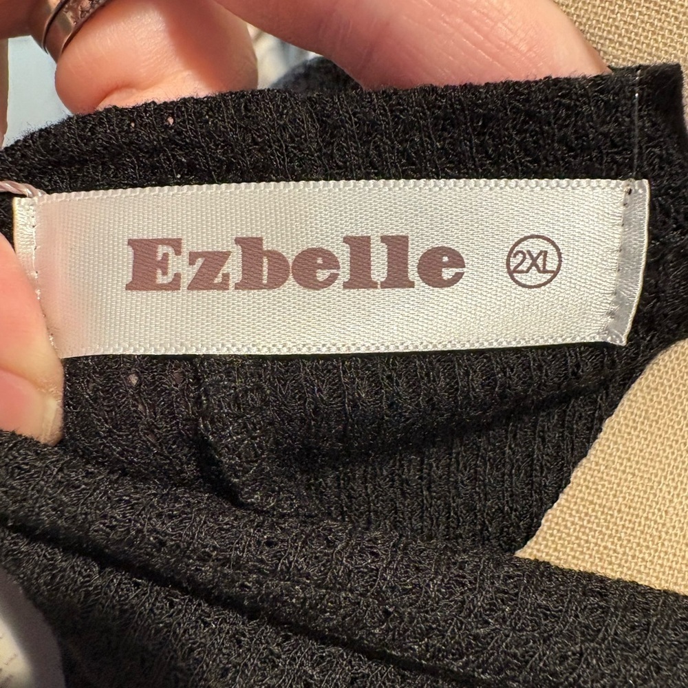 Ezbelle Elegant Black Knit Top - Picture 4 of 6